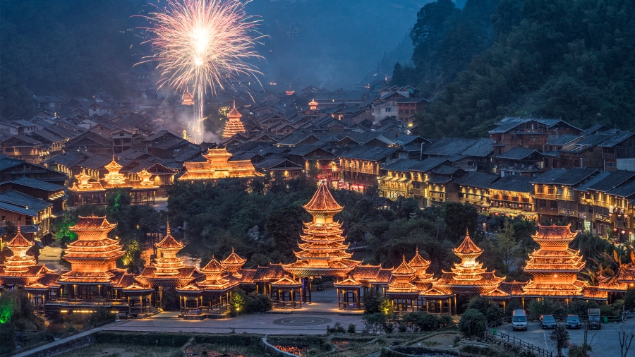 烟花绽放的除夕夜、中国